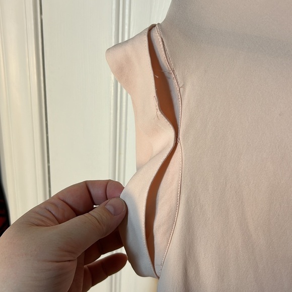 Size small theory, silk peach coloured blouse - Picture 6 of 7